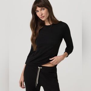 Vuori Long Sleeve Halo Essential Crew Tee
